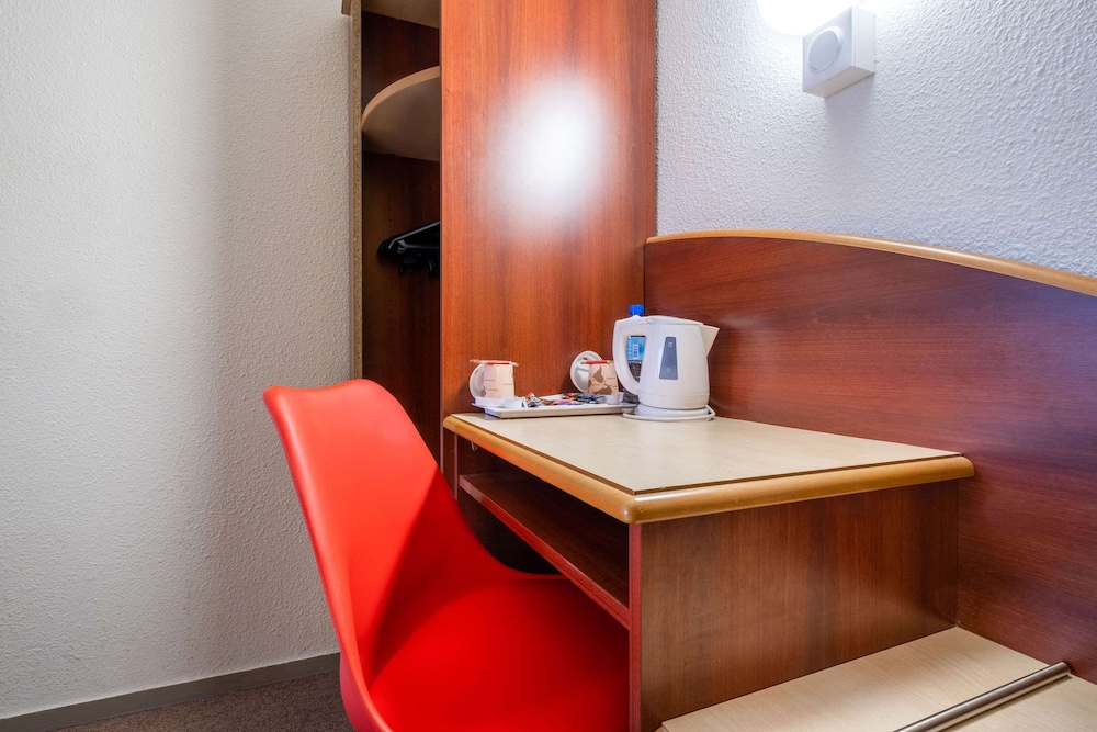 Comfort Hotel Etampes 20