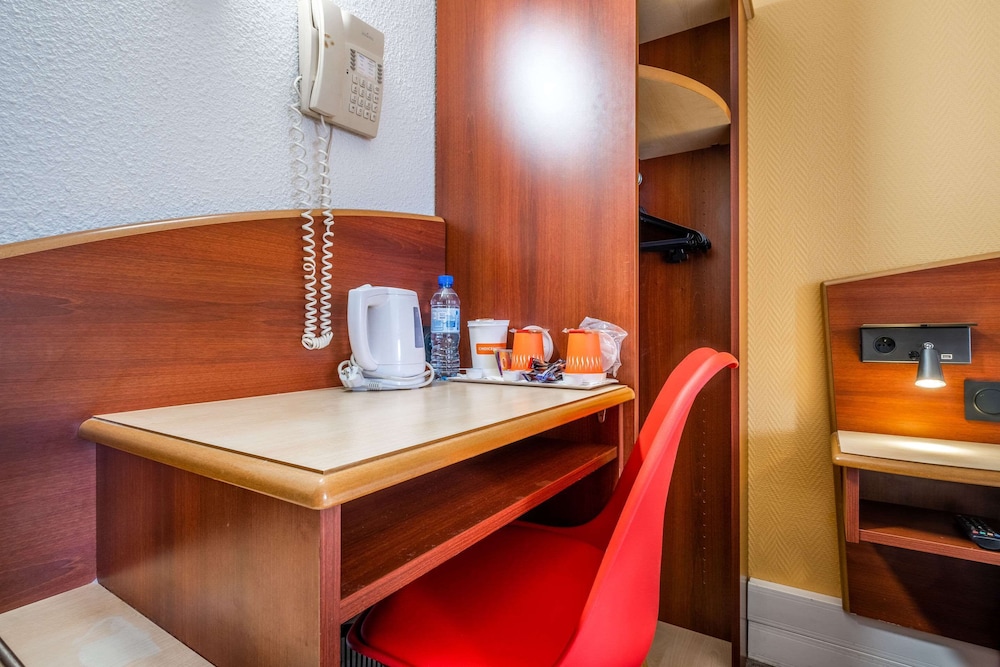 Comfort Hotel Etampes 23