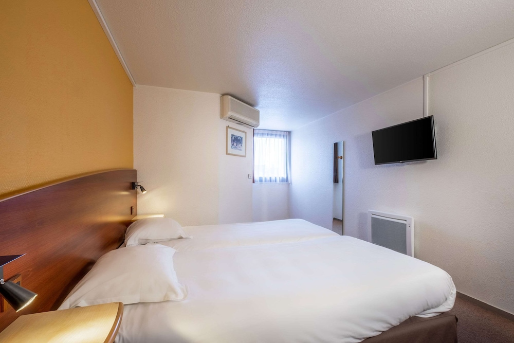 Comfort Hotel Etampes 19