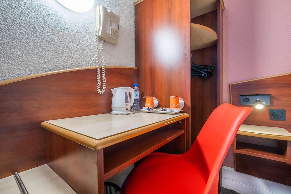 Comfort Hotel Etampes 12