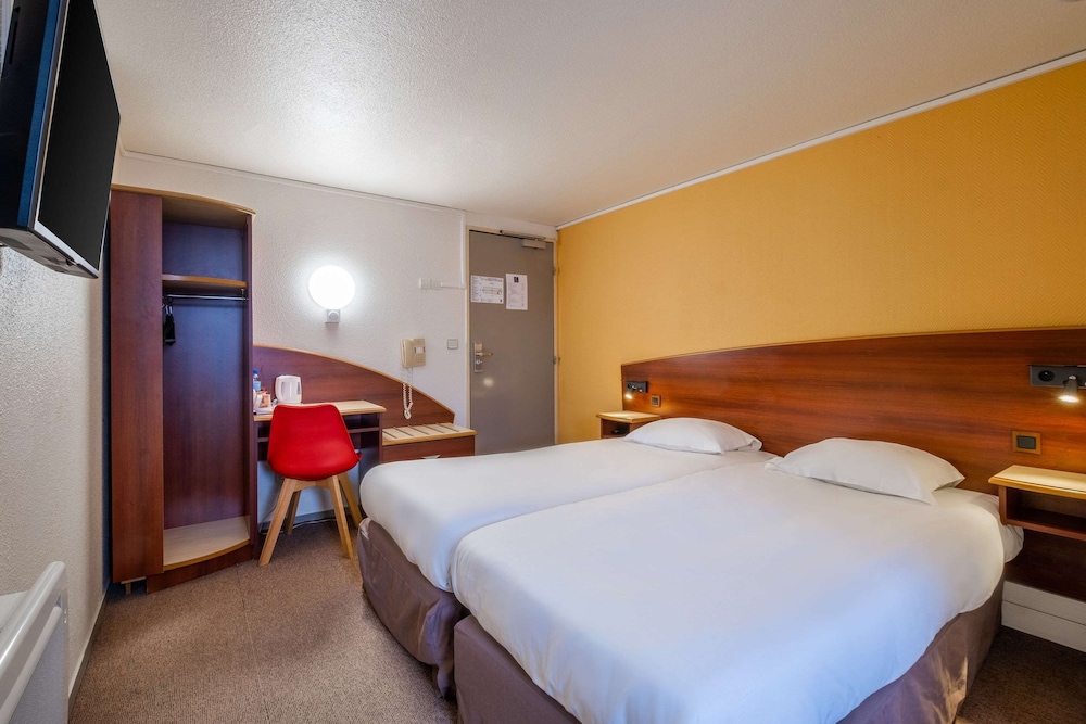 Comfort Hotel Etampes 18