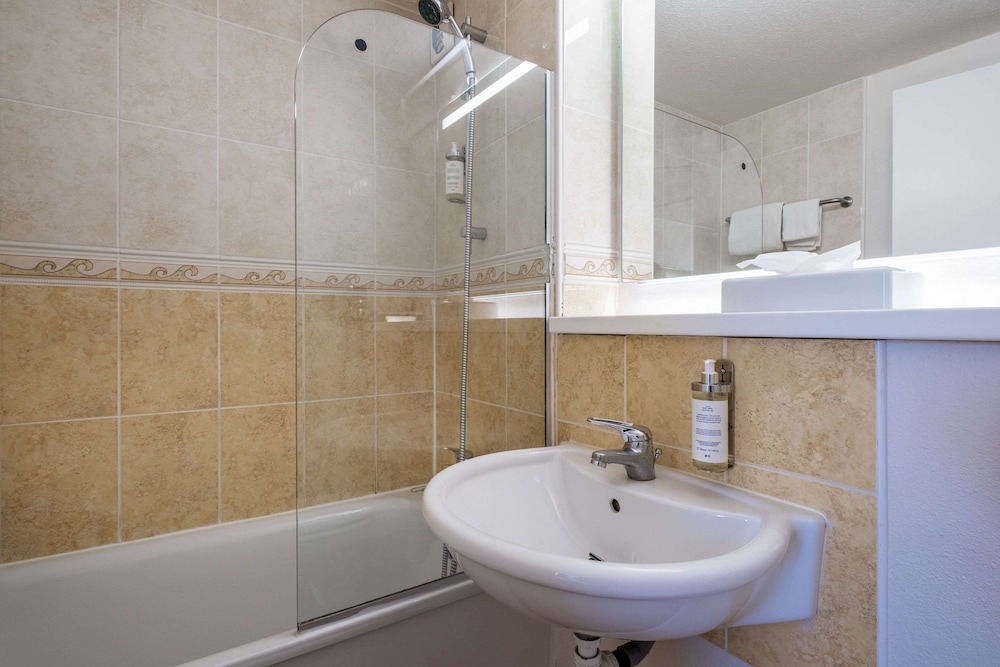 Comfort Hotel Etampes 24