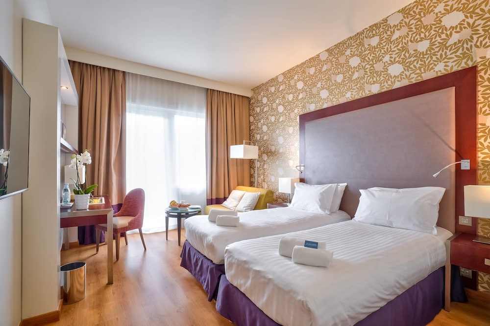 Clarion Paris CDG Airport 9