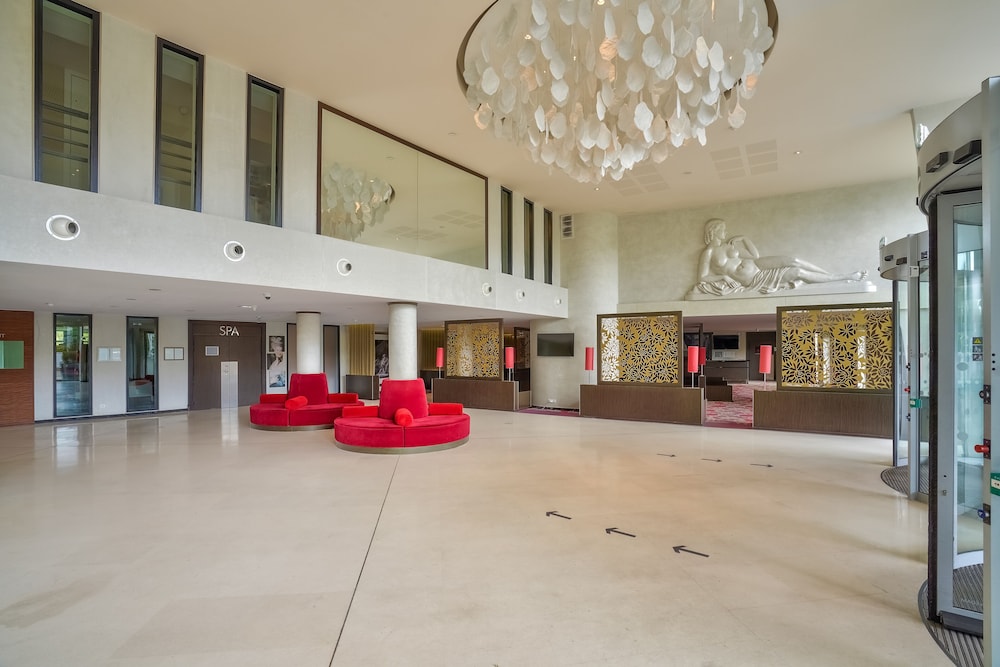 Clarion Paris CDG Airport 2