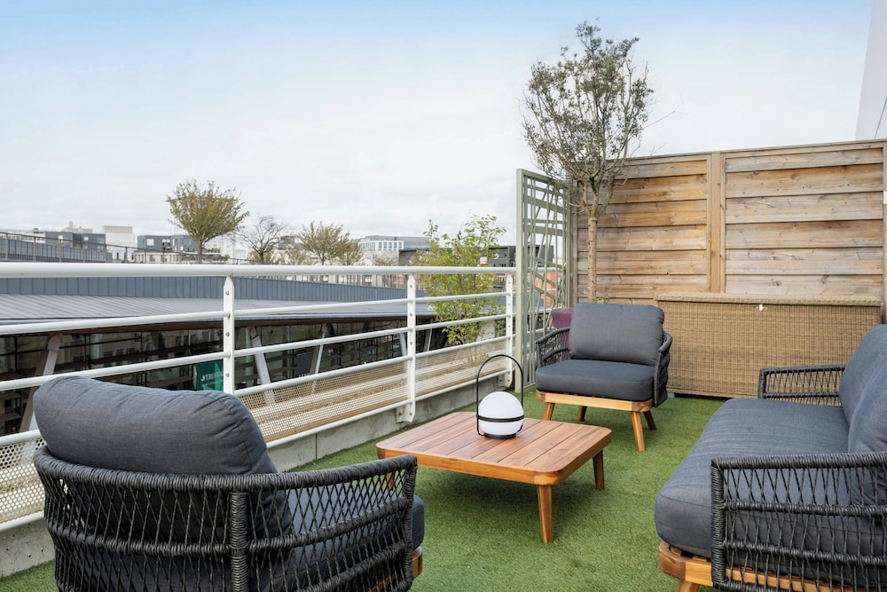 Courtyard Paris Arcueil 17