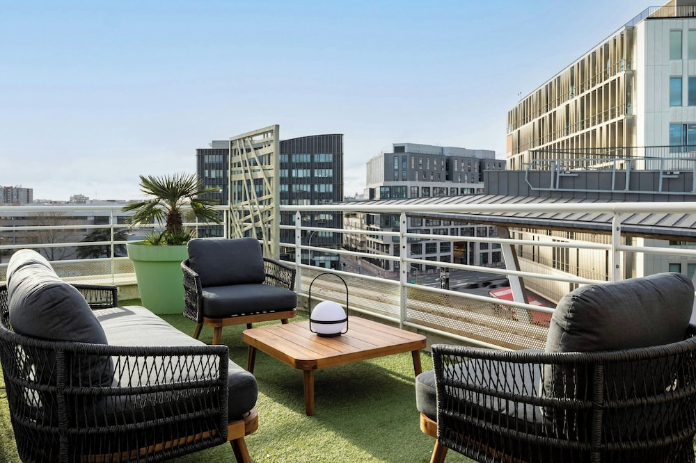 Courtyard Paris Arcueil 21