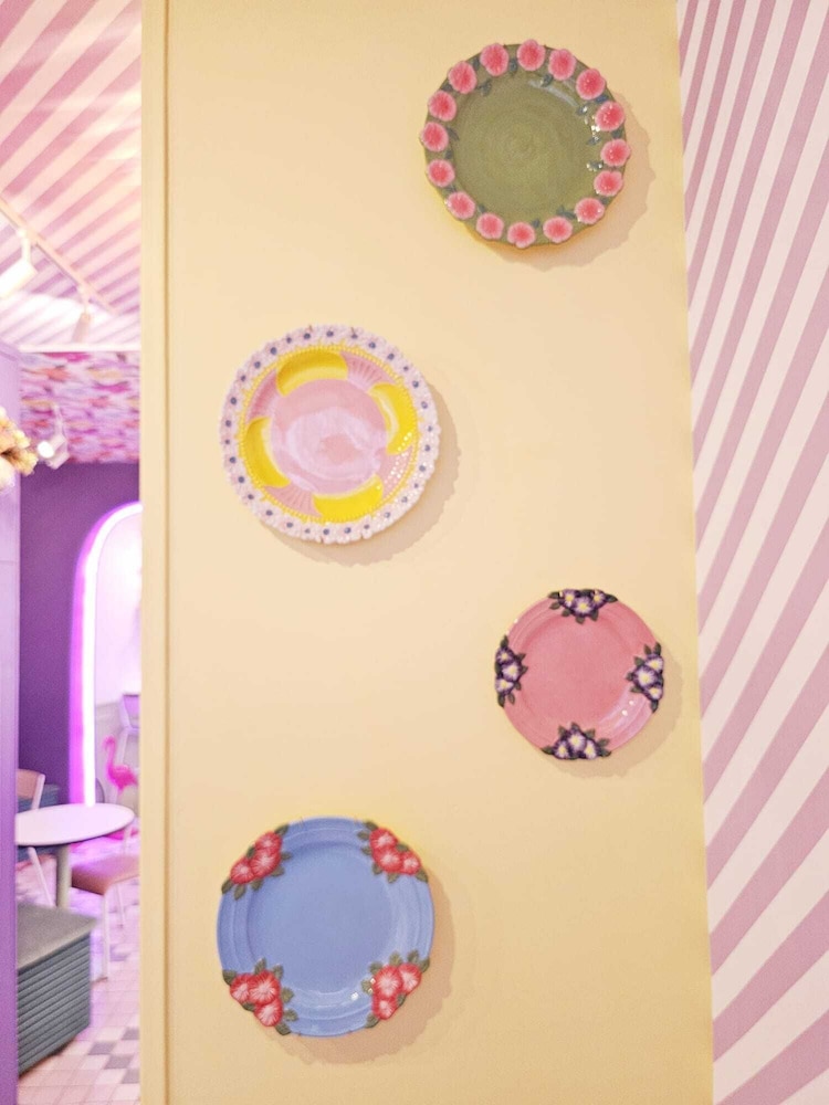 Pink Hotel 4