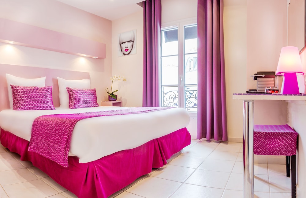 Pink Hotel 22