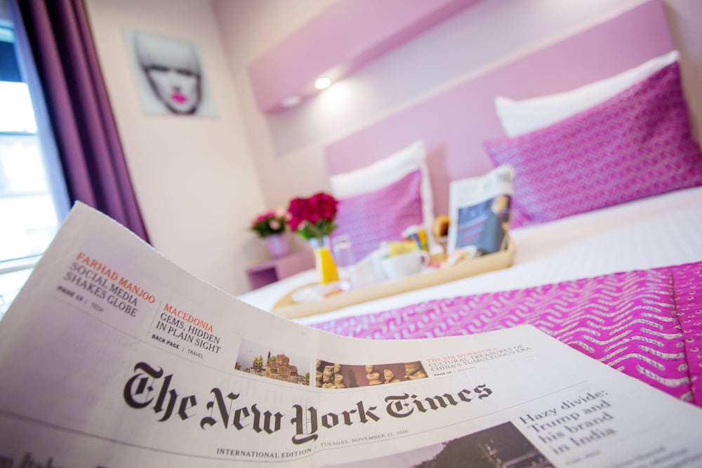 Pink Hotel 16