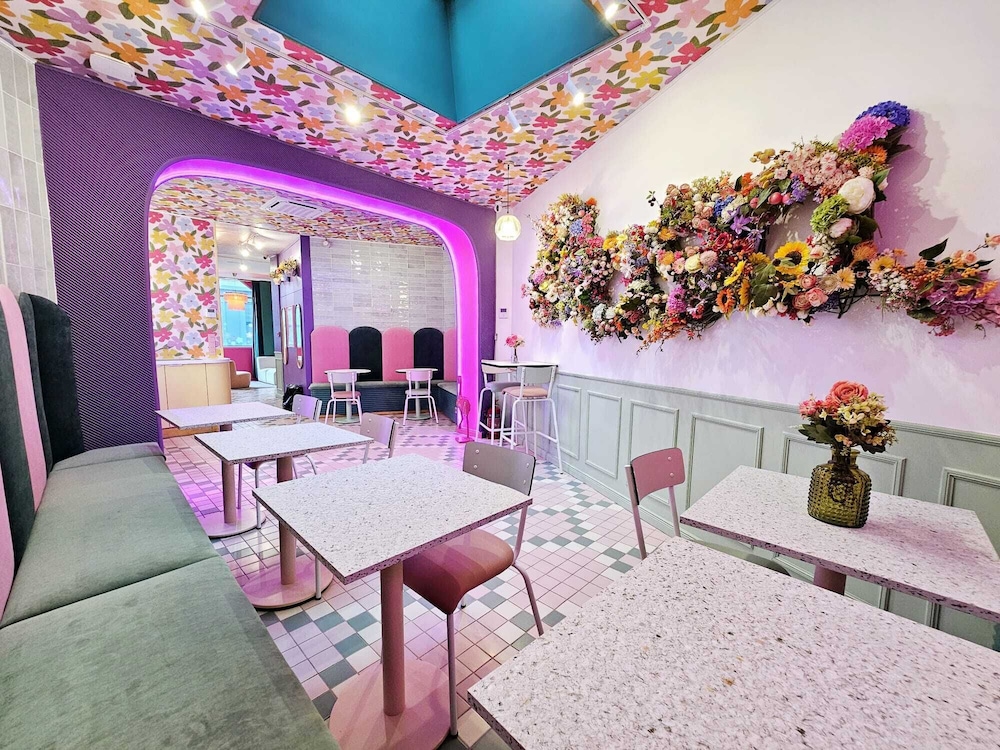 Pink Hotel 3
