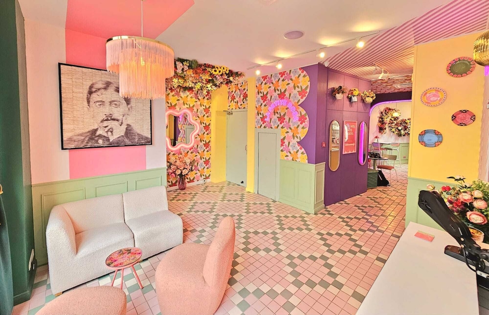Pink Hotel 12