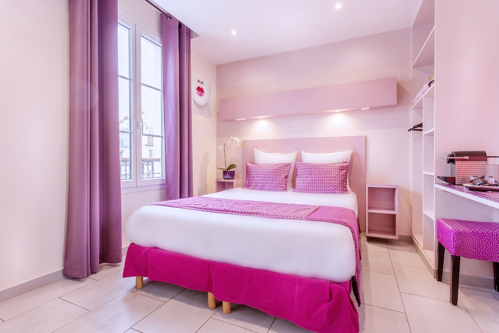 Pink Hotel 21