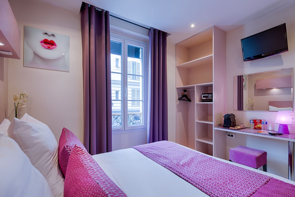Pink Hotel 18
