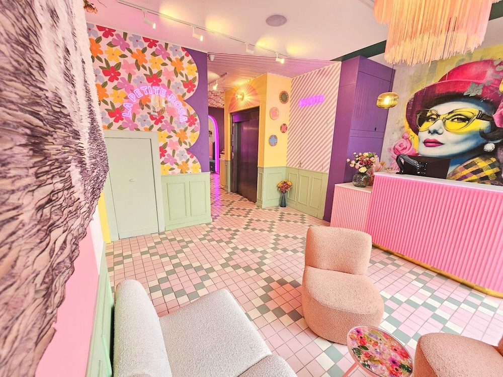 Pink Hotel 5