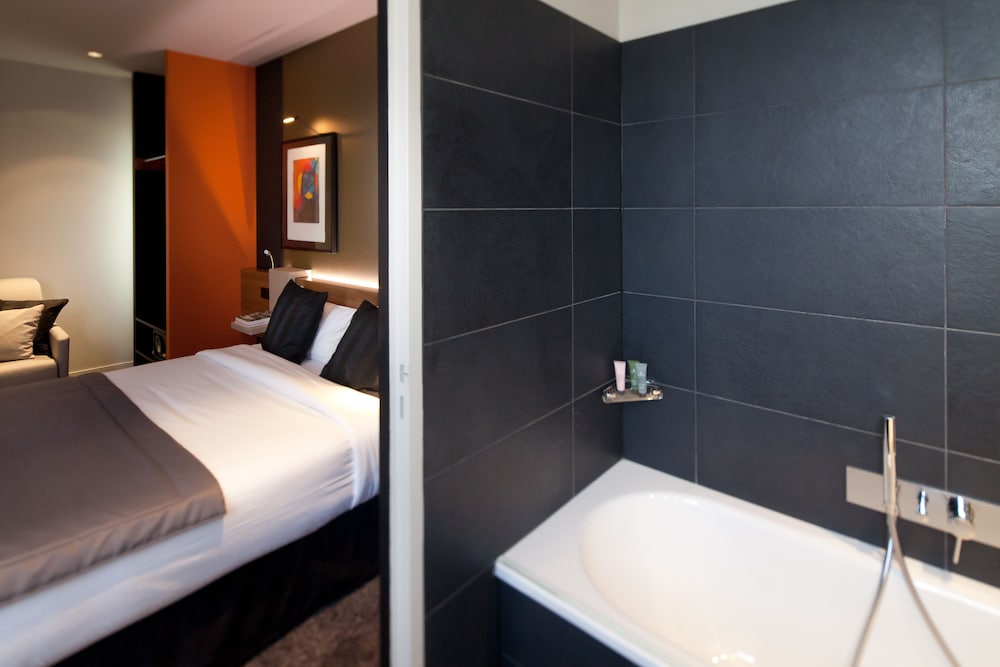 Fred Hotel 7