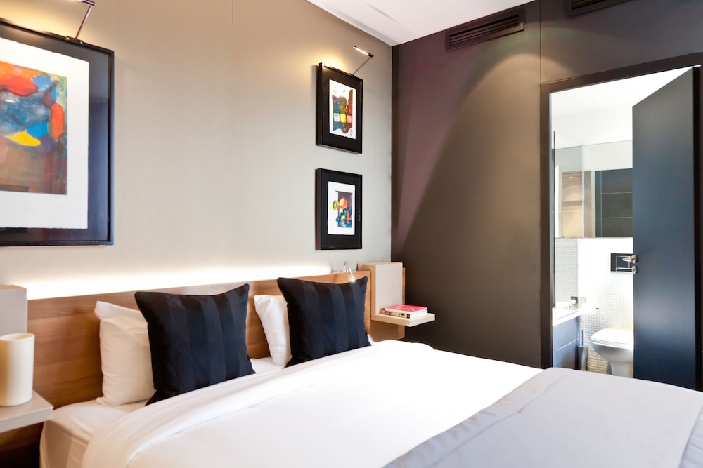 Fred Hotel 1
