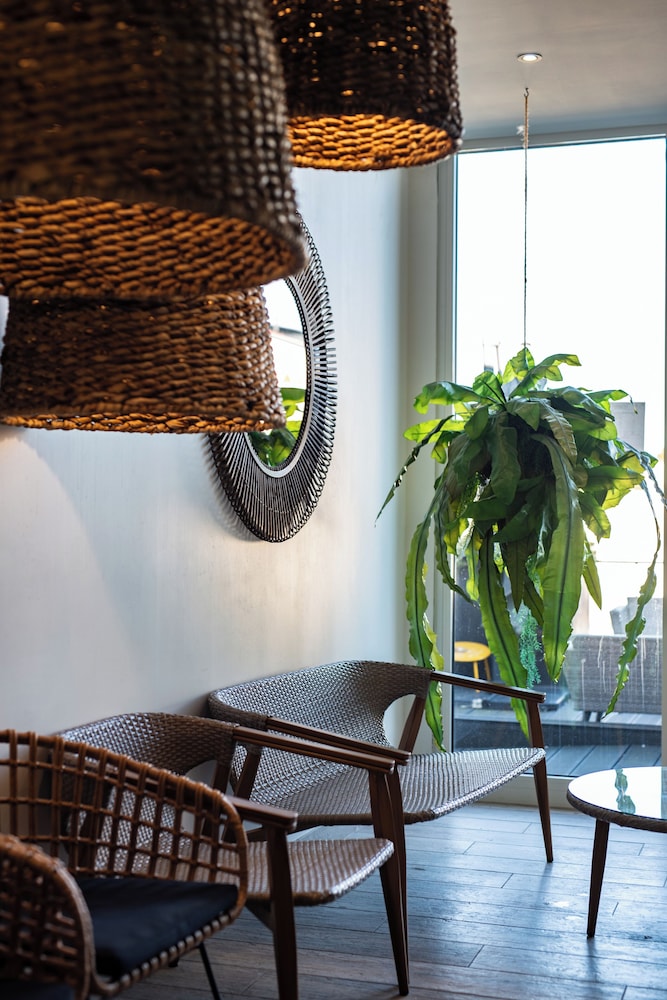 Golden Tulip Roissy Saint Witz 4