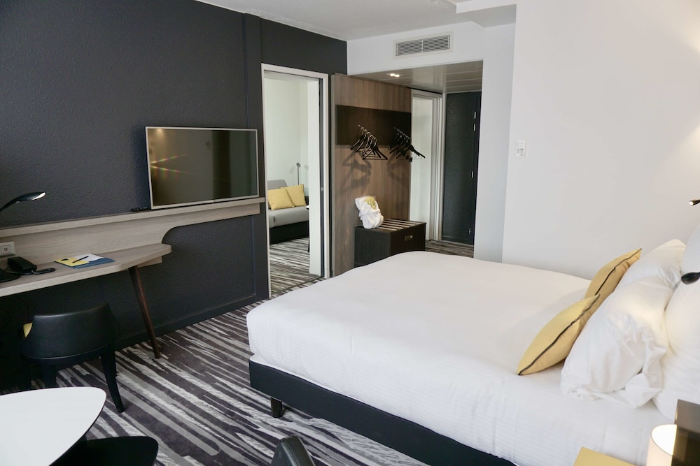 Golden Tulip Roissy Saint Witz 13
