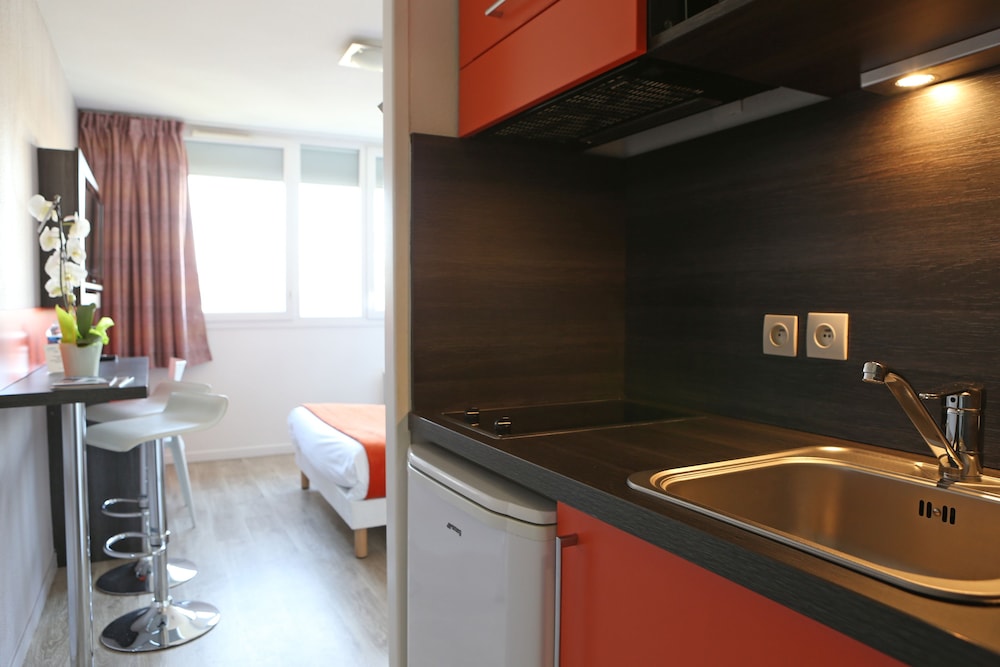 Adonis Paris Sud 18