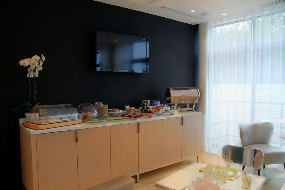Hotel Le Cesar 23