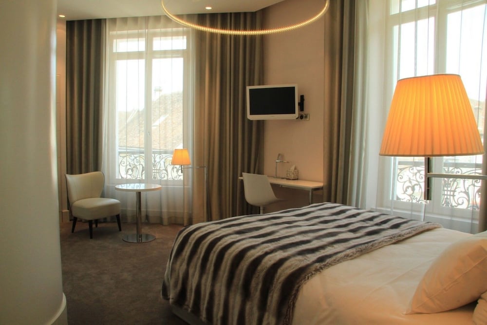 Hotel Le Cesar 13