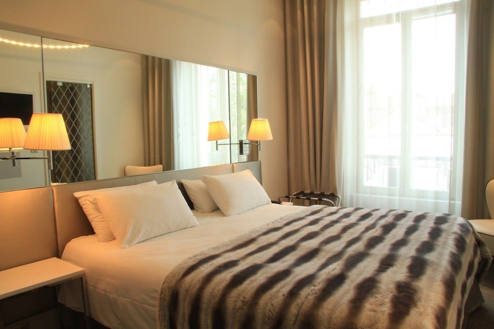 Hotel Le Cesar 9