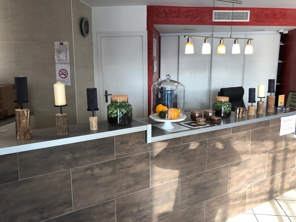 Hotel Paris Pacific Paris-Villejuif 18