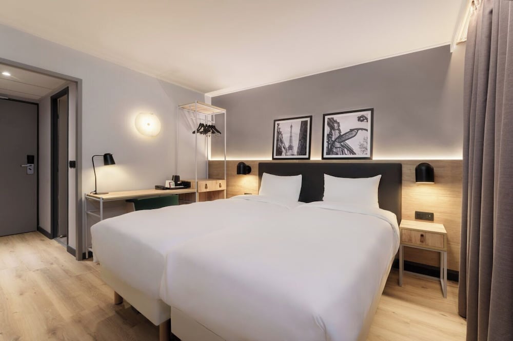 Hotel Campanile Paris 19 - La Villette 11