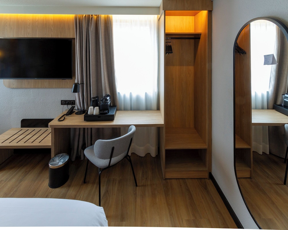 Hotel Campanile Paris 19 - La Villette 9