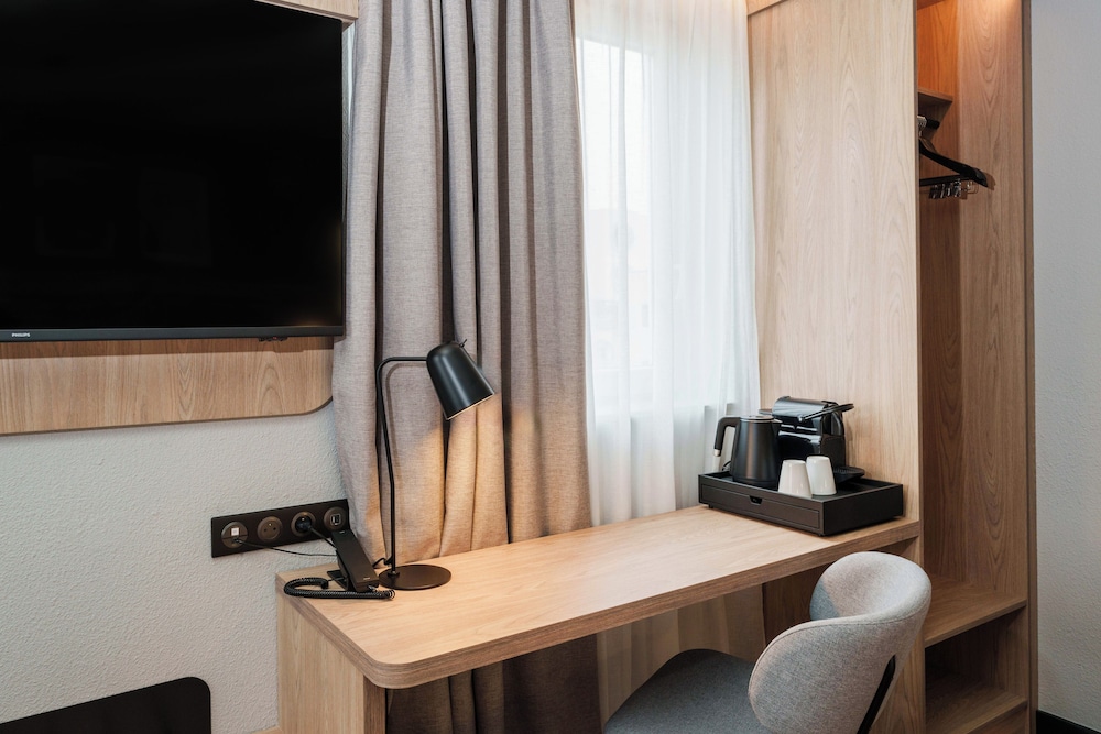 Hotel Campanile Paris 19 - La Villette 4