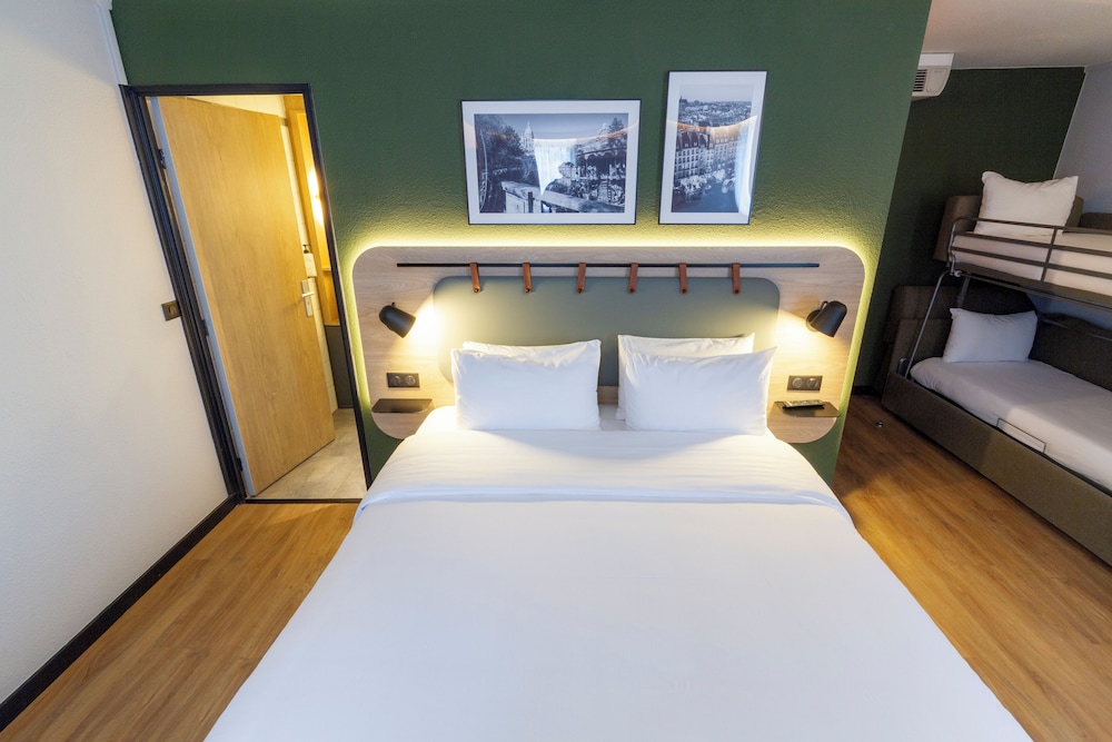 Hotel Campanile Paris 19 - La Villette 17