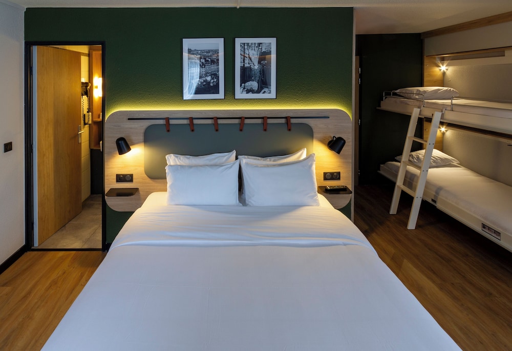 Hotel Campanile Paris 19 - La Villette 19