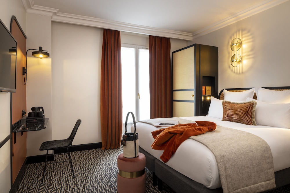 Grand Hotel Chicago 21