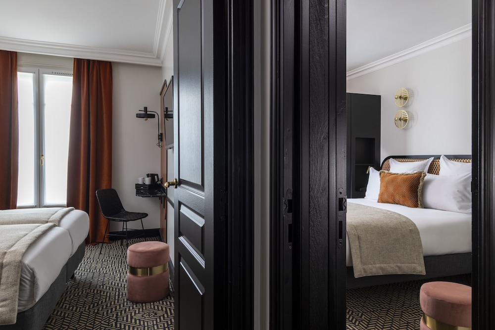 Grand Hotel Chicago 19