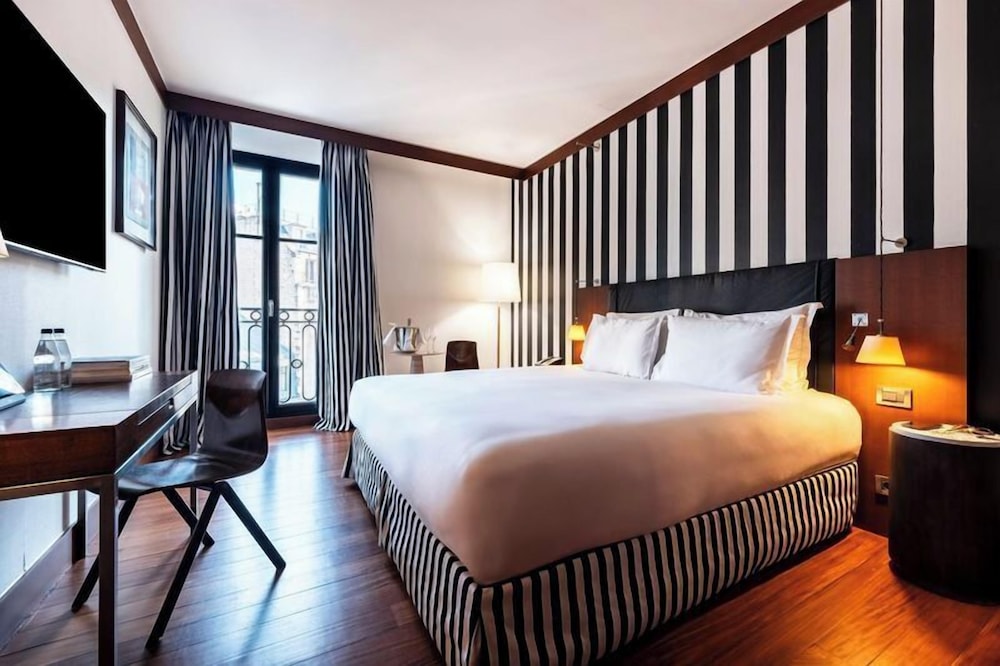 Grand Hôtel Champs-Elysées 12