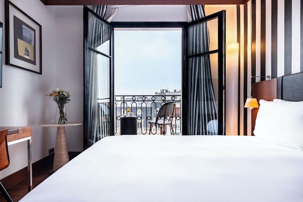 Grand Hôtel Champs-Elysées 23