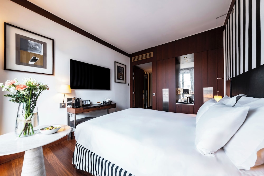 Grand Hôtel Champs-Elysées 11