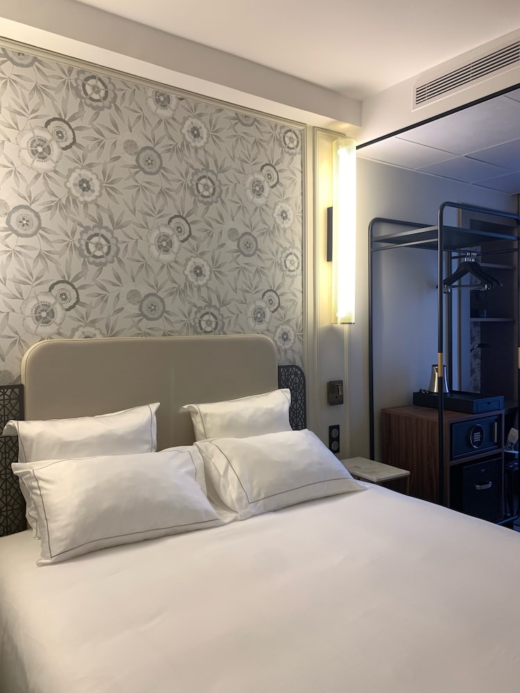 ELSA, Hôtel Paris 9