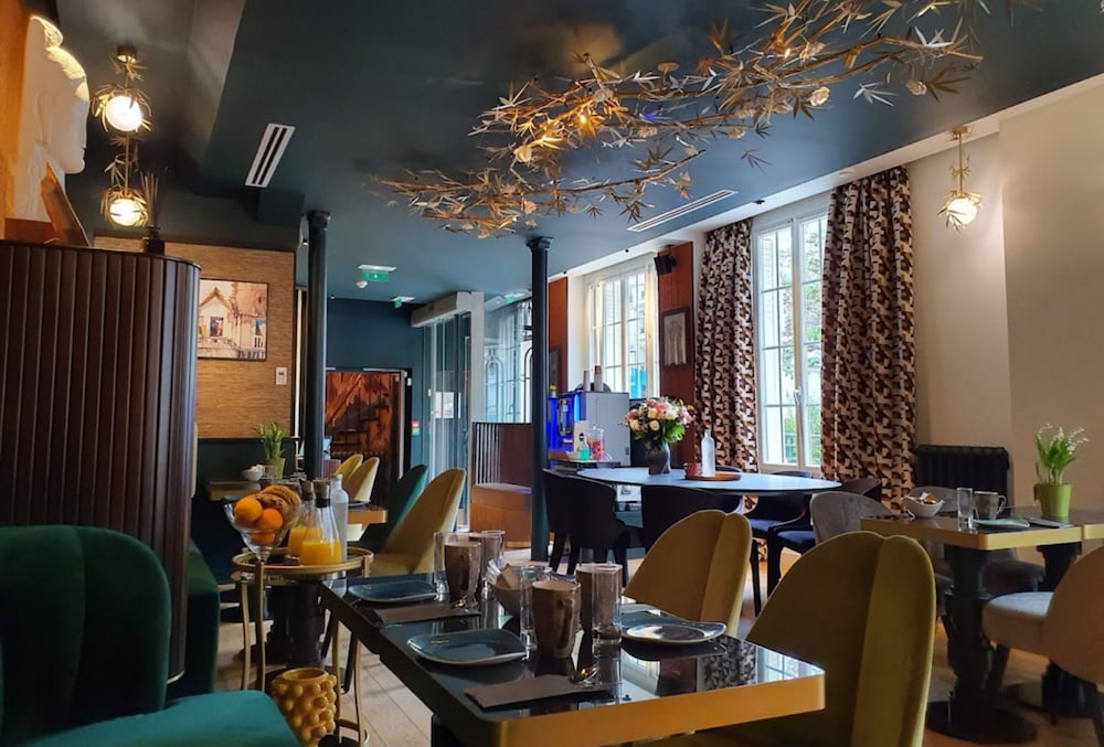 ELSA, Hôtel Paris 2