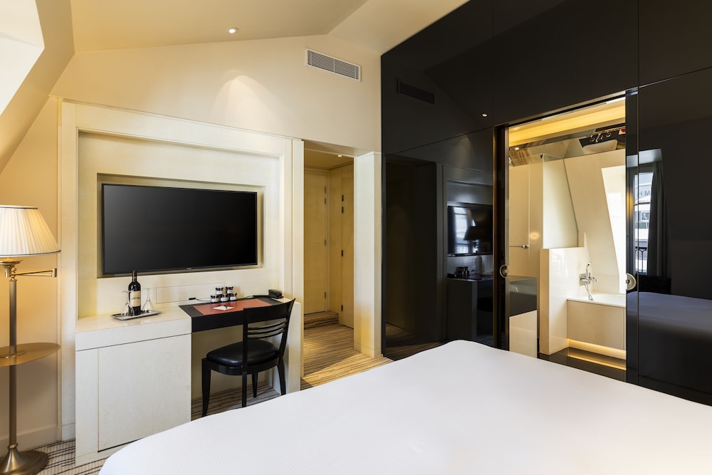 Hotel Montaigne Paris 22