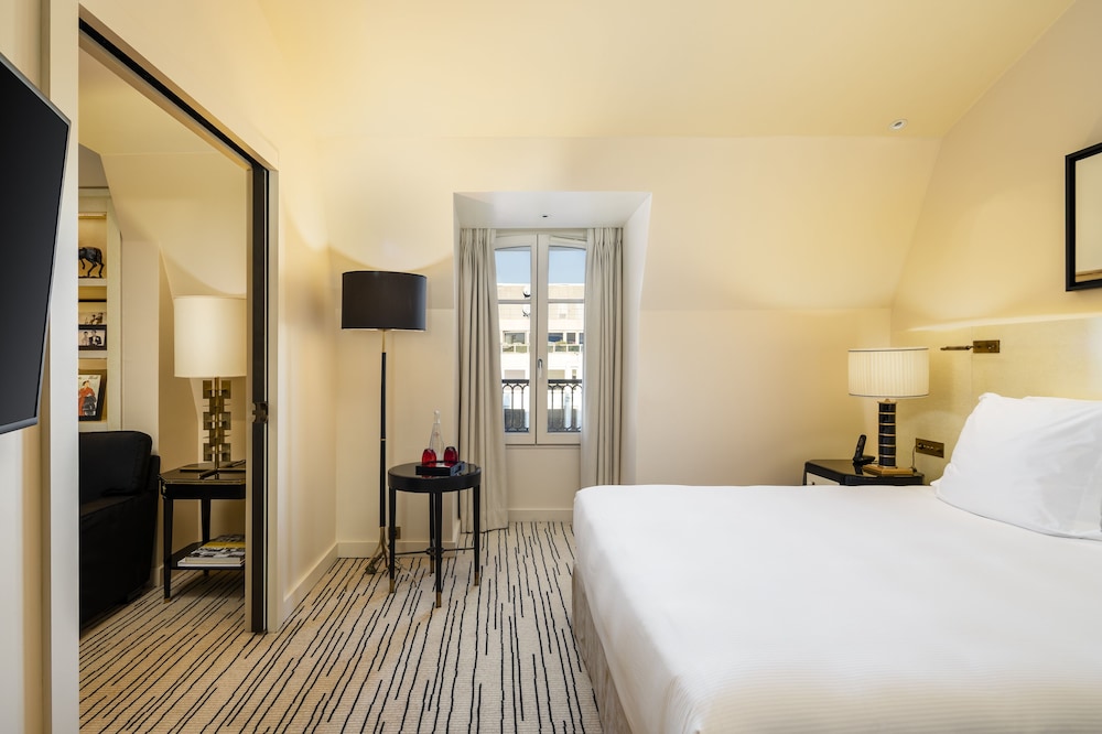 Hotel Montaigne Paris 16