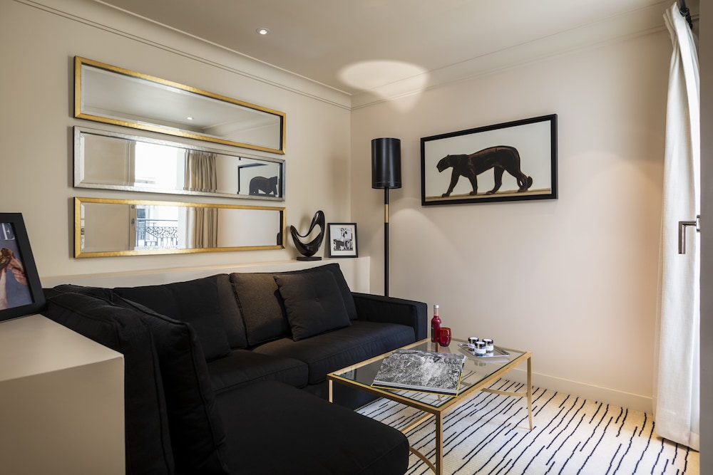 Hotel Montaigne Paris 20
