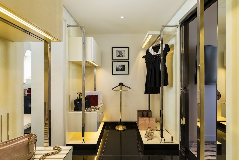 Hotel Montaigne Paris 17
