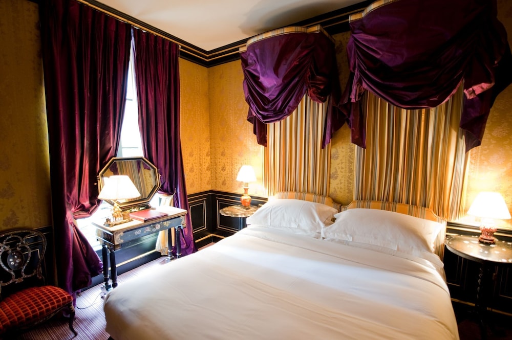 L'Hotel 16