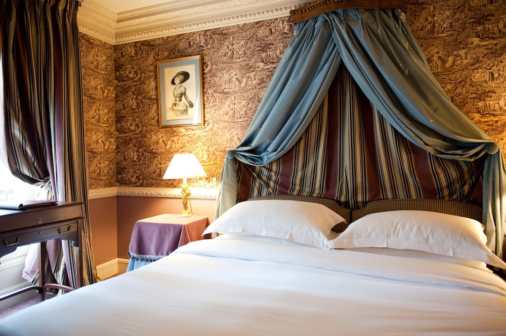 L'Hotel 24