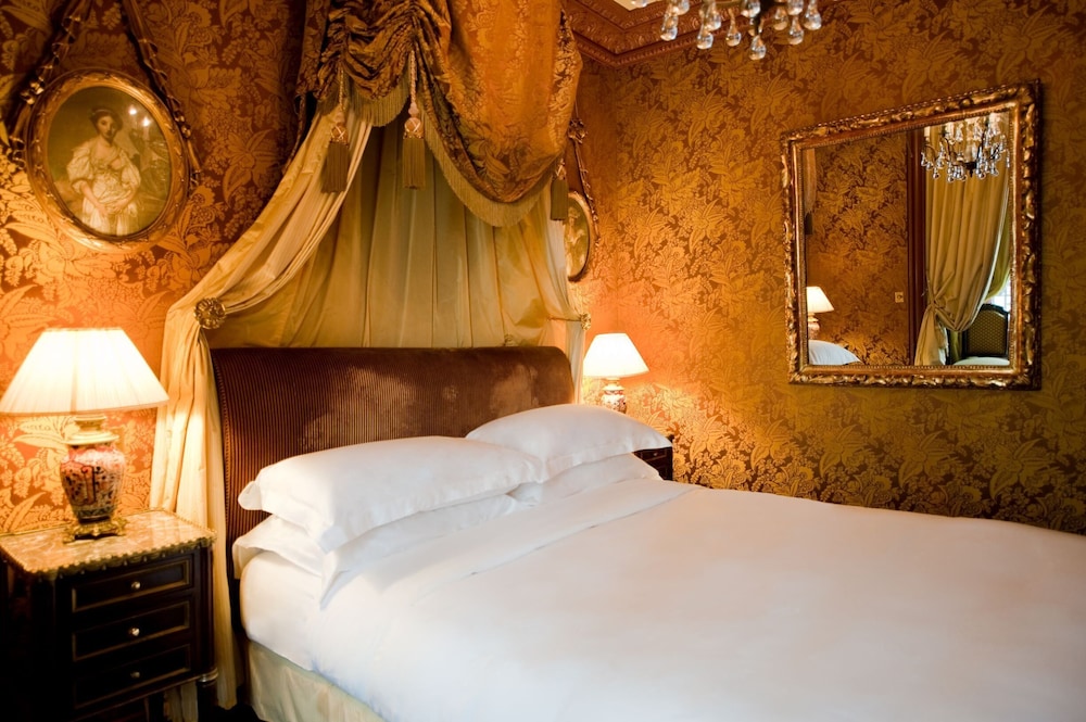 L'Hotel 17
