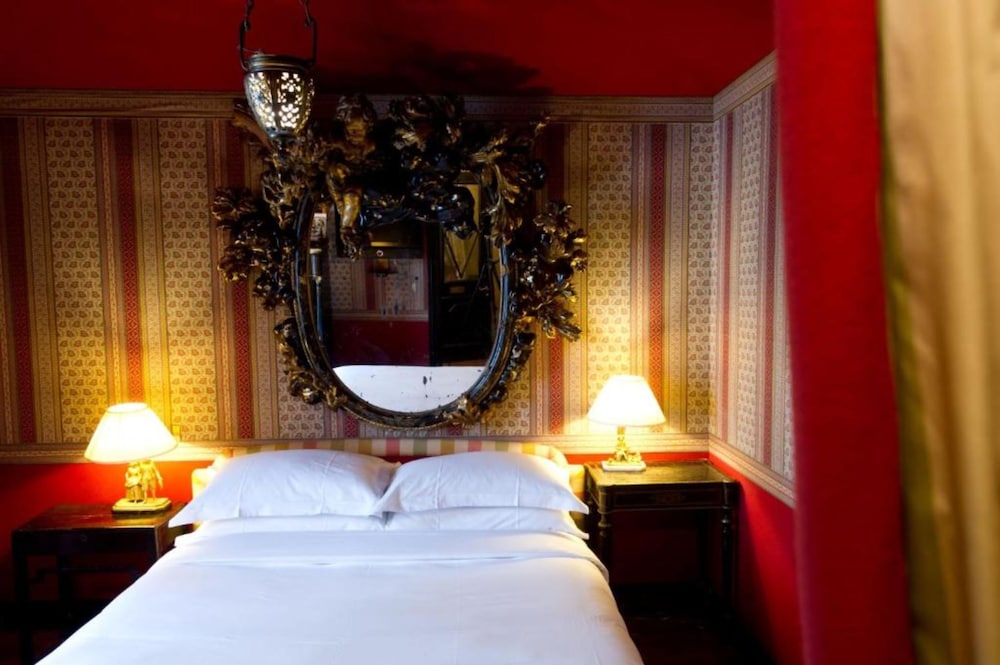 L'Hotel 22
