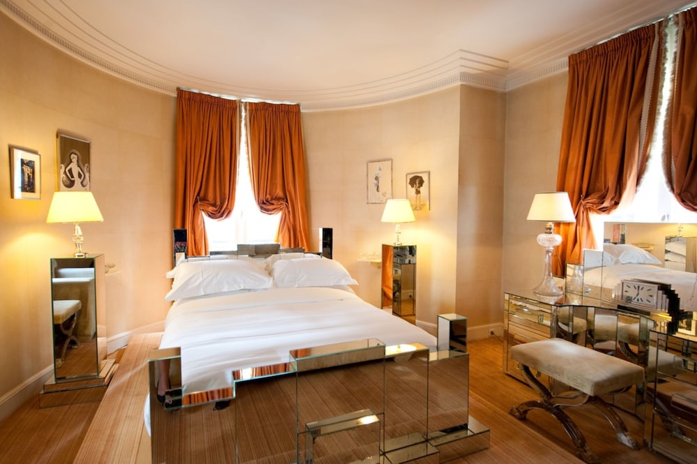 L'Hotel 20