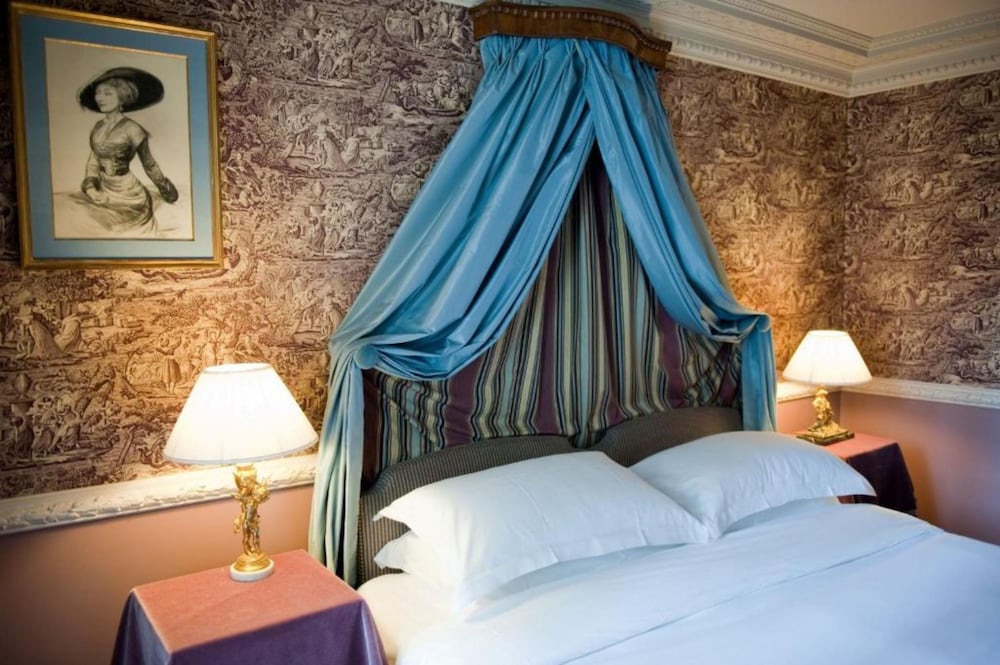 L'Hotel 19