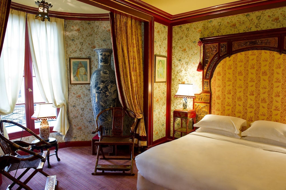 L'Hotel 13